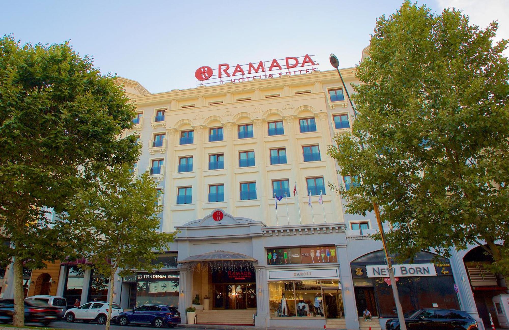 Ramada By Wyndham Istanbul Merter Istambul Exterior foto The hotel in 2012