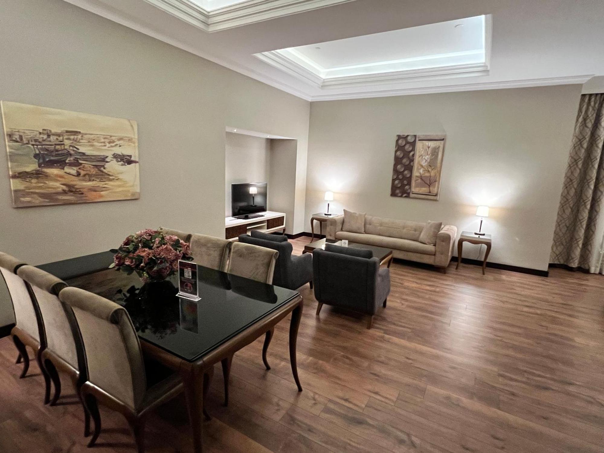 Ramada By Wyndham Istanbul Merter Istambul Exterior foto Suite